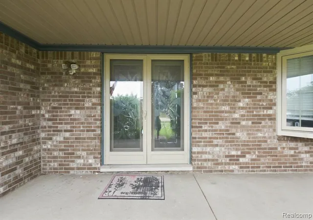 Photo 5 of Single family home for sale at 18238 Red Oaks Dr, Macomb, MI 48044 2777 | MLS# 60999452 | Listing updated on 2026-09-01
