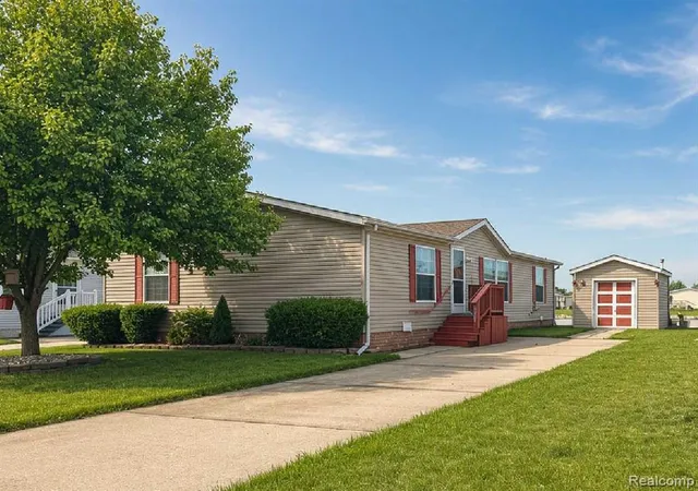 1st image of 29258 Hidden River Dr, Gibraltar, MI 48173 | MLS# 61006078