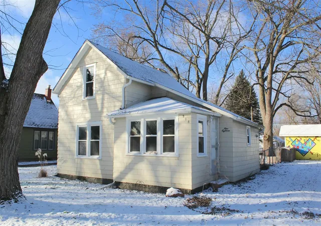 1st image of 918 Wayne St, Jackson, MI 49202 | MLS# 70445709