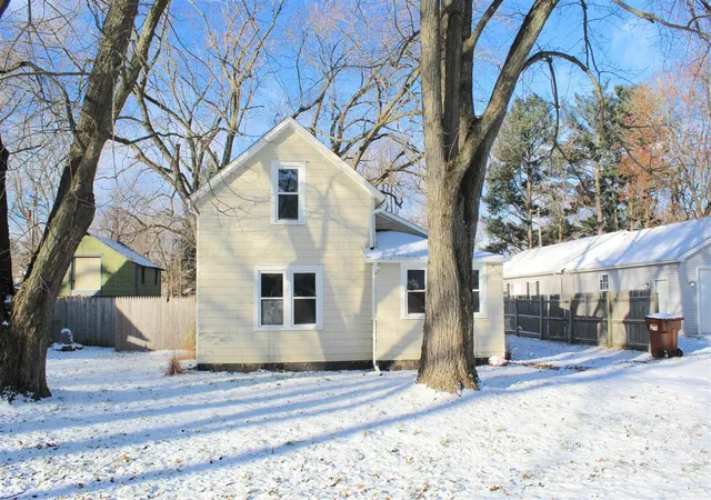 2nd image of 918 Wayne St, Jackson, MI 49202 | MLS# 70445709