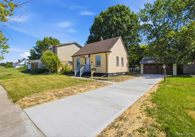 1st image of 20600 Lennon St, Harper Woods, MI 48225 | MLS# 61016883