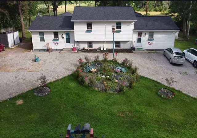 2nd image of 12573 Spruce Ln, Perry, MI 48872 | MLS# 50203728