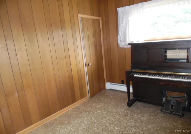 Photo 3 of Single family home for sale at 55888 Lake Linden Ave, Laurium, MI 49913 | MLS# 50220073 | Listing updated on 2026-08-28