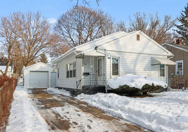 1st image of 936 Dwight Ave, Kalamazoo, MI 49048 | MLS# 70515300