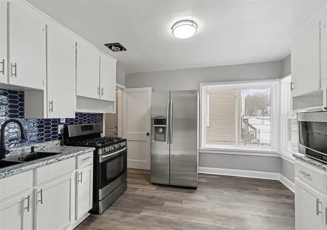 4th image of 936 Dwight Ave, Kalamazoo, MI 49048 | MLS# 70515300