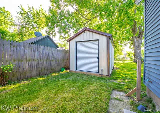 Homes for sale in Port Huron, MI | 511 13Th St, Port Huron, MI 48060 | MLS# 61000326