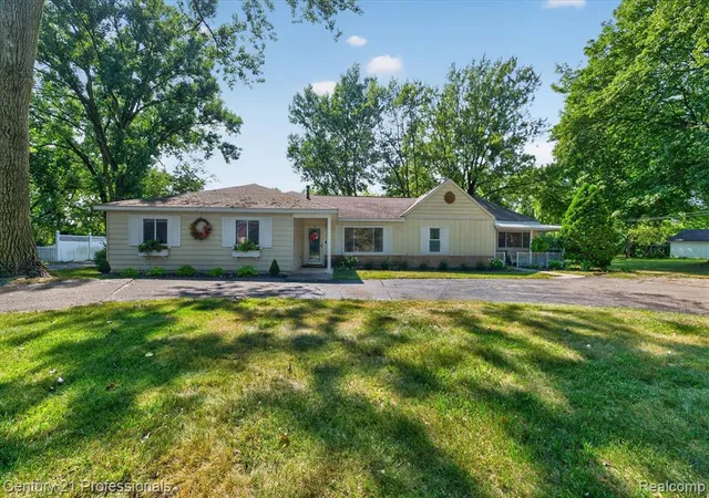 2nd image of 3425 Mcclure Dr, Troy, MI 48084 | MLS# 61018569