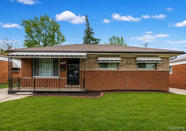 Homes for sale in Center Line, MI | 7218 Superior, Center Line, MI 48015 | MLS# 61008680