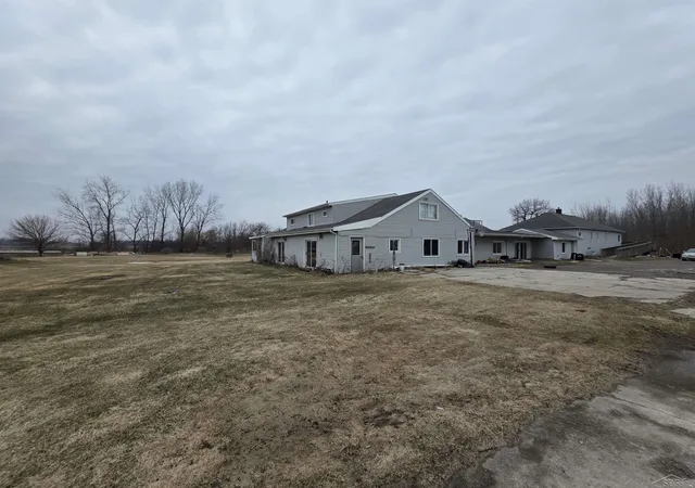 3rd image of 2418 Wetters Rd, Bay City, MI 48708 | MLS# 50202600