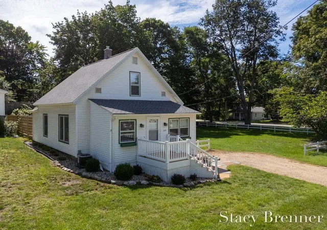 Photo 3 of Sale Pending at 308 4Th St, Allegan, MI 49010 | MLS# 70554995 | Listing updated on 2026-09-03