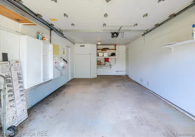 31st image of 6117 Westdale Dr, Grand Blanc, MI 48439 | MLS# 61022066
