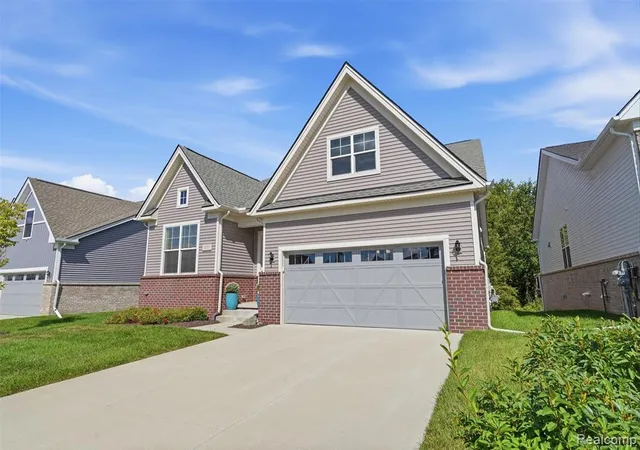 2nd image of 5537 Helmsdale Blvd, West Bloomfield, MI 48322 | MLS# 61023010