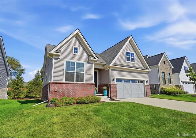 3rd image of 5537 Helmsdale Blvd, West Bloomfield, MI 48322 | MLS# 61023010