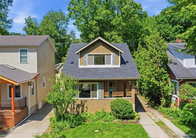 Homes for sale in Ferndale, MI | 715 Laprairie St, Ferndale, MI 48220 | MLS# 61006538