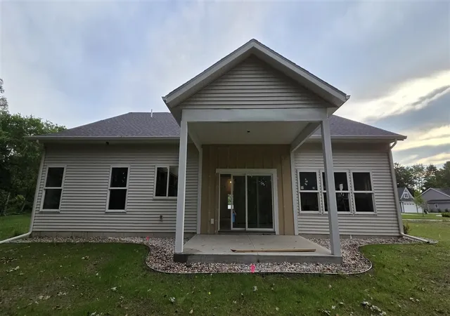 3rd image of 1500 Poppy Point Dr, Jenison, MI 49428 | MLS# 70541409