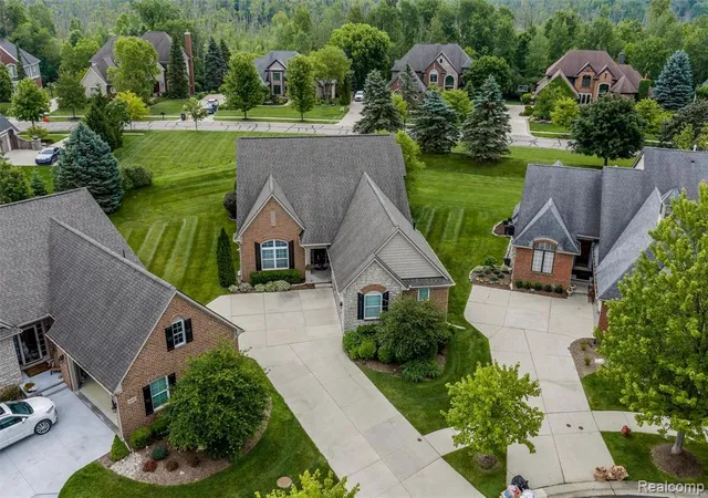 Homes for sale in Clarkston, MI | 4011 Ardsley Ct, Clarkston, MI 48348 | MLS# 61005859