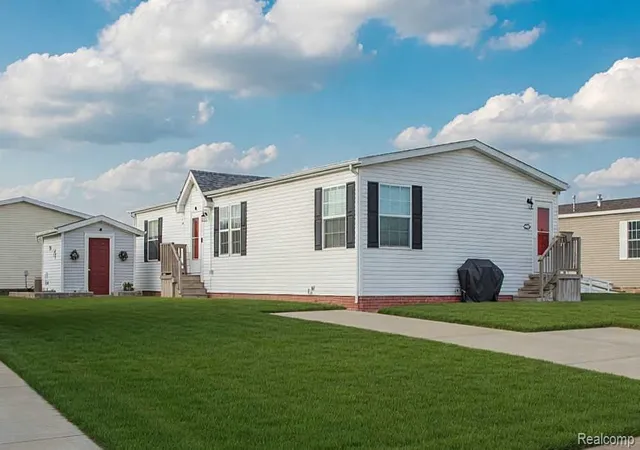 Homes for sale in South Lyon, MI | 11160 Walden Ct, South Lyon, MI 48178 | MLS# 60994713
