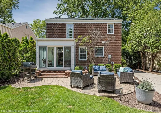 Homes for sale in Grosse Pointe Farms, MI | 461 Allard Rd, Grosse Pointe Farms, MI 48236 | MLS# 61003471