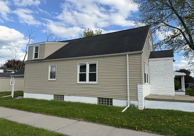 Homes for sale in Eastpointe, MI | 22864 Piper Ave, Eastpointe, MI 48021 | MLS# 70529551