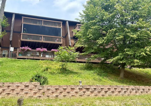 Photo 3 of Sale Pending at 1736 Grove Rd #102, Ypsilanti, MI 48198 6657 | MLS# 61014867 | Listing updated on 2026-09-21
