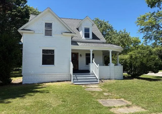 Homes for sale in Hartford, MI | 504 S Center St, Hartford, MI 49057 | MLS# 70541519