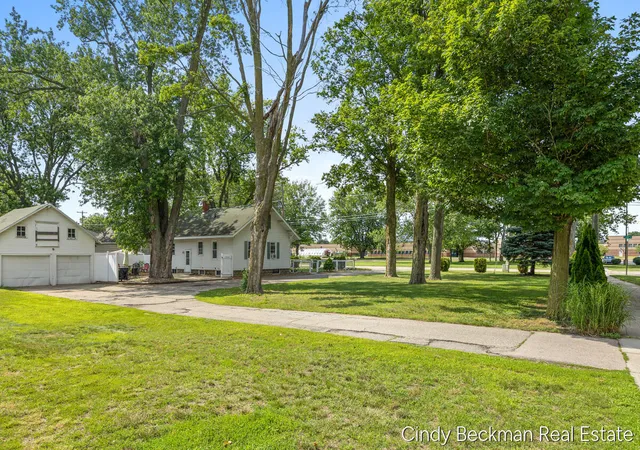 Homes for sale in Holland, MI | 368 E 24th St, Holland, MI 49423 | MLS# 70543812