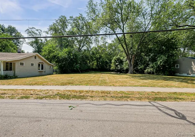 Photo 5 of Land for sale at 26747 Vassar Ave, Redford, MI 48240 | MLS# 61015966 | Listing updated on 2026-08-03