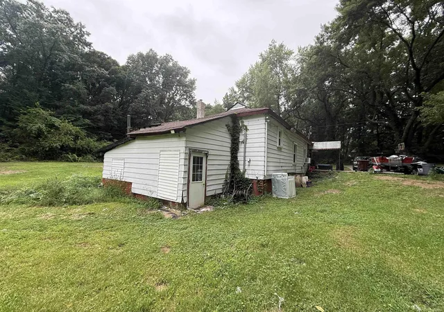 3rd image of 370 Poulsen Ave, Battle Creek, MI 49014 | MLS# 50219330