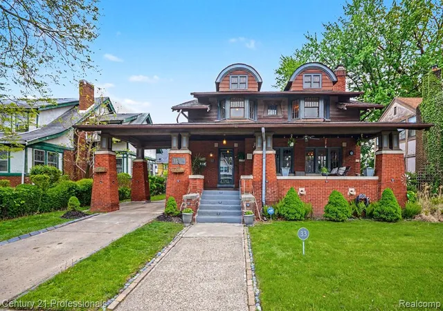 Homes for sale in Highland Park, MI | 33 Moss St, Highland Park, MI 48203 3750 | MLS# 60996632