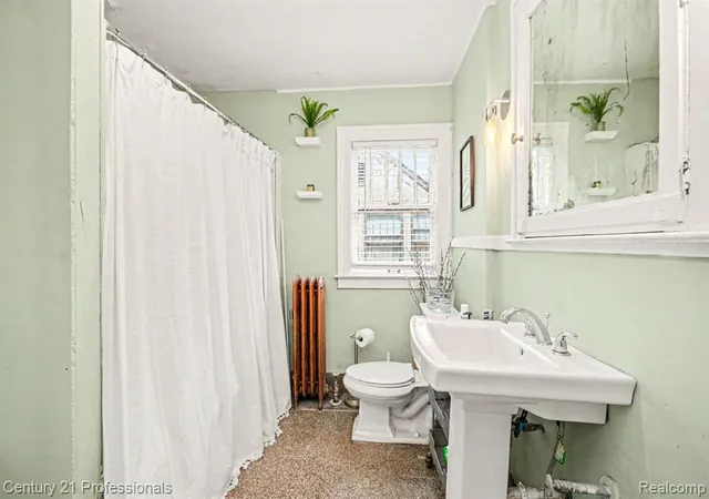 Homes for sale in Highland Park, MI | 33 Moss St, Highland Park, MI 48203 3750 | MLS# 60996632