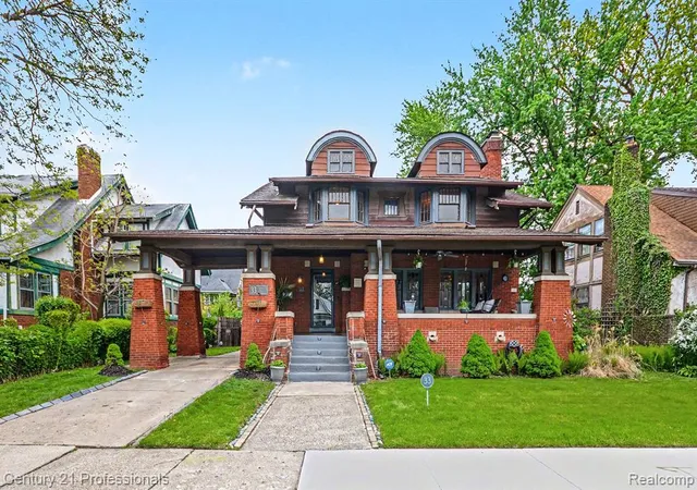 Homes for sale in Highland Park, MI | 33 Moss St, Highland Park, MI 48203 3750 | MLS# 60996632