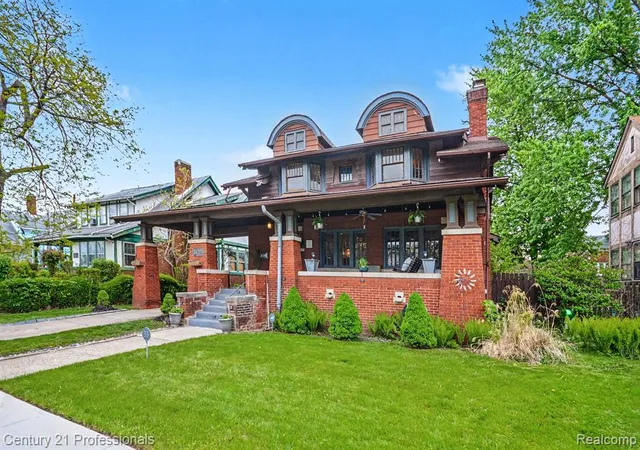 Homes for sale in Highland Park, MI | 33 Moss St, Highland Park, MI 48203 3750 | MLS# 60996632