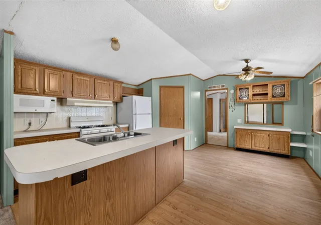 Photo 3 of Sale Pending at 9455 E Lane Dr, Montague, MI 49437 | MLS# 70554551 | Listing updated on 2026-09-22