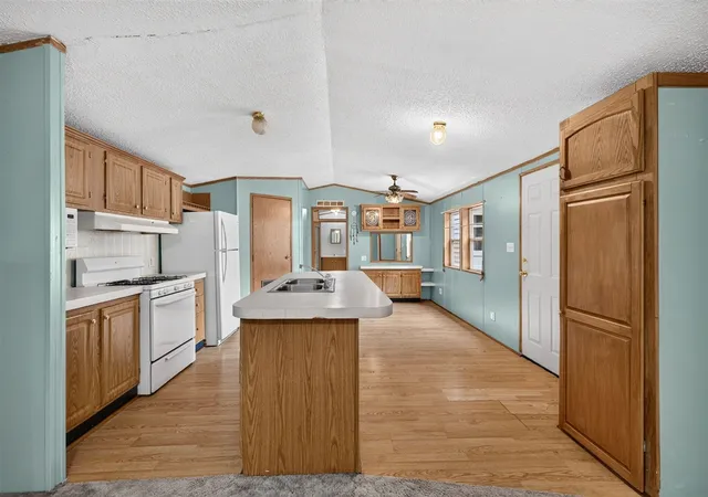 Photo 4 of Sale Pending at 9455 E Lane Dr, Montague, MI 49437 | MLS# 70554551 | Listing updated on 2026-09-22