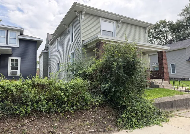 Photo 3 of Sale Pending at 112 Gold Ave, Grand Rapids, MI 49504 | MLS# 70553092 | Listing updated on 2026-08-22