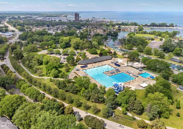 Homes for sale in Grosse Pointe Woods, MI | 581 Hampton Rd, Grosse Pointe Woods, MI 48236 | MLS# 50213467