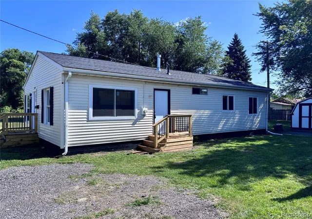 2nd image of 2950 28th St, Port Huron, MI 48060 | MLS# 61015283