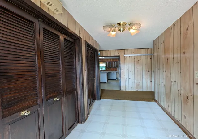 Photo 4 of Single family home for sale at 847 Silver Crk Rd, Marquette, MI 49855 | MLS# 50216567 | Listing updated on 2026-08-28