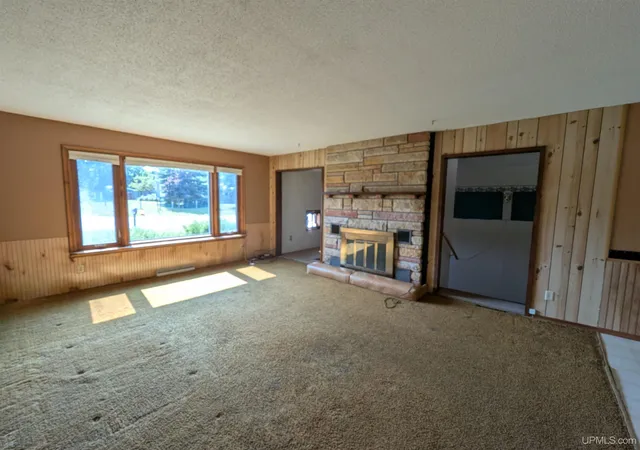 Photo 5 of Single family home for sale at 847 Silver Crk Rd, Marquette, MI 49855 | MLS# 50216567 | Listing updated on 2026-08-28