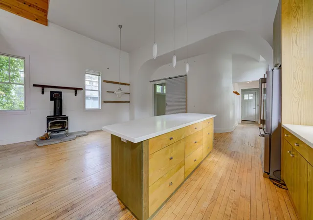 5th image of 402 W Tenth St, Traverse City, MI 49684 | MLS# 80069750