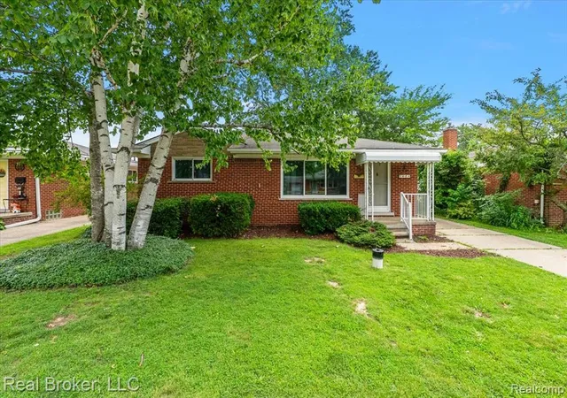 Homes for sale in Westland, MI | 7624 Gary Ave, Westland, MI 48185 | MLS# 61007001