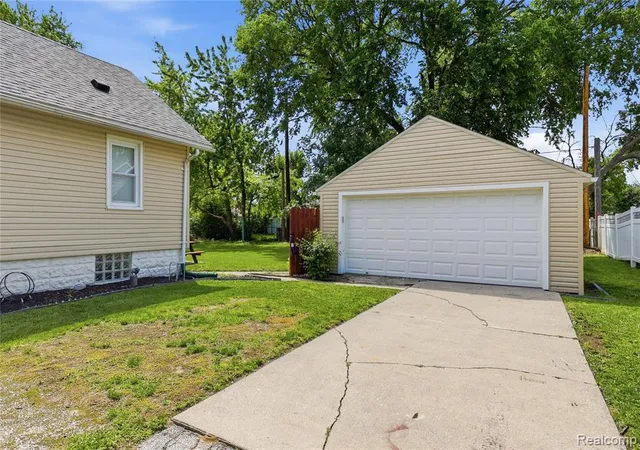 Homes for sale in Port Huron, MI | 1630 Gordon St, Port Huron, MI 48060 | MLS# 61005990
