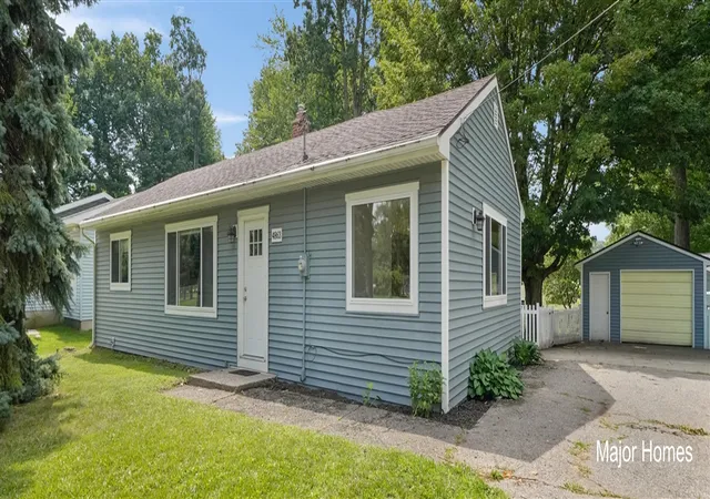 2nd image of 4863 Byron Center Ave, Wyoming, MI 49519 | MLS# 70553655