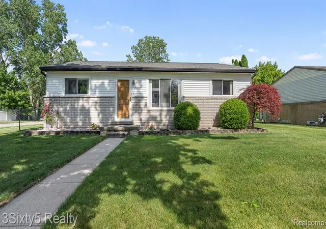 Homes for sale in Woodhaven, MI | 26457 Willow Cvs, Woodhaven, MI 48183 | MLS# 61005911