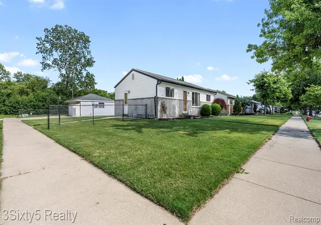 Homes for sale in Woodhaven, MI | 26457 Willow Cvs, Woodhaven, MI 48183 | MLS# 61005911