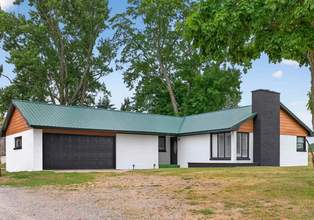 Photo 2 of Single family home for sale at 3925 Woods Rd, Gladwin, MI 48624 | MLS# 50216625 | Listing updated on 2026-09-14