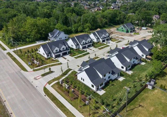 2nd image of 5748 Heights Dr #Unit 13 / Building 7, Sterling Heights, MI 48314 | MLS# 50210833