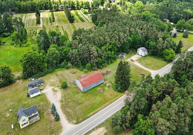 3rd image of 1672 E Croton Dr, Newaygo, MI 49337 | MLS# 70542074