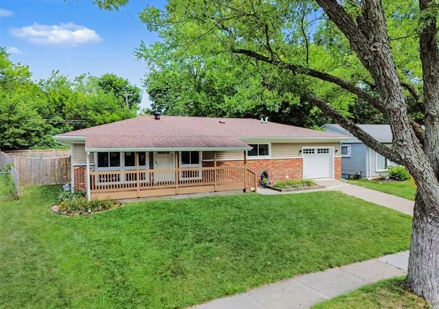 Photo 2 of Sale Pending at 2130 N Circle Dr, Ann Arbor, MI 48103 | MLS# 70554993 | Listing updated on 2026-09-18