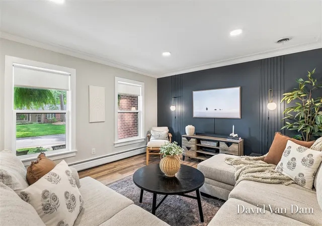 Photo 4 of Sale Pending at 4930 Poinsettia Ave, Grand Rapids, MI 49508 | MLS# 70552042 | Listing updated on 2026-08-28